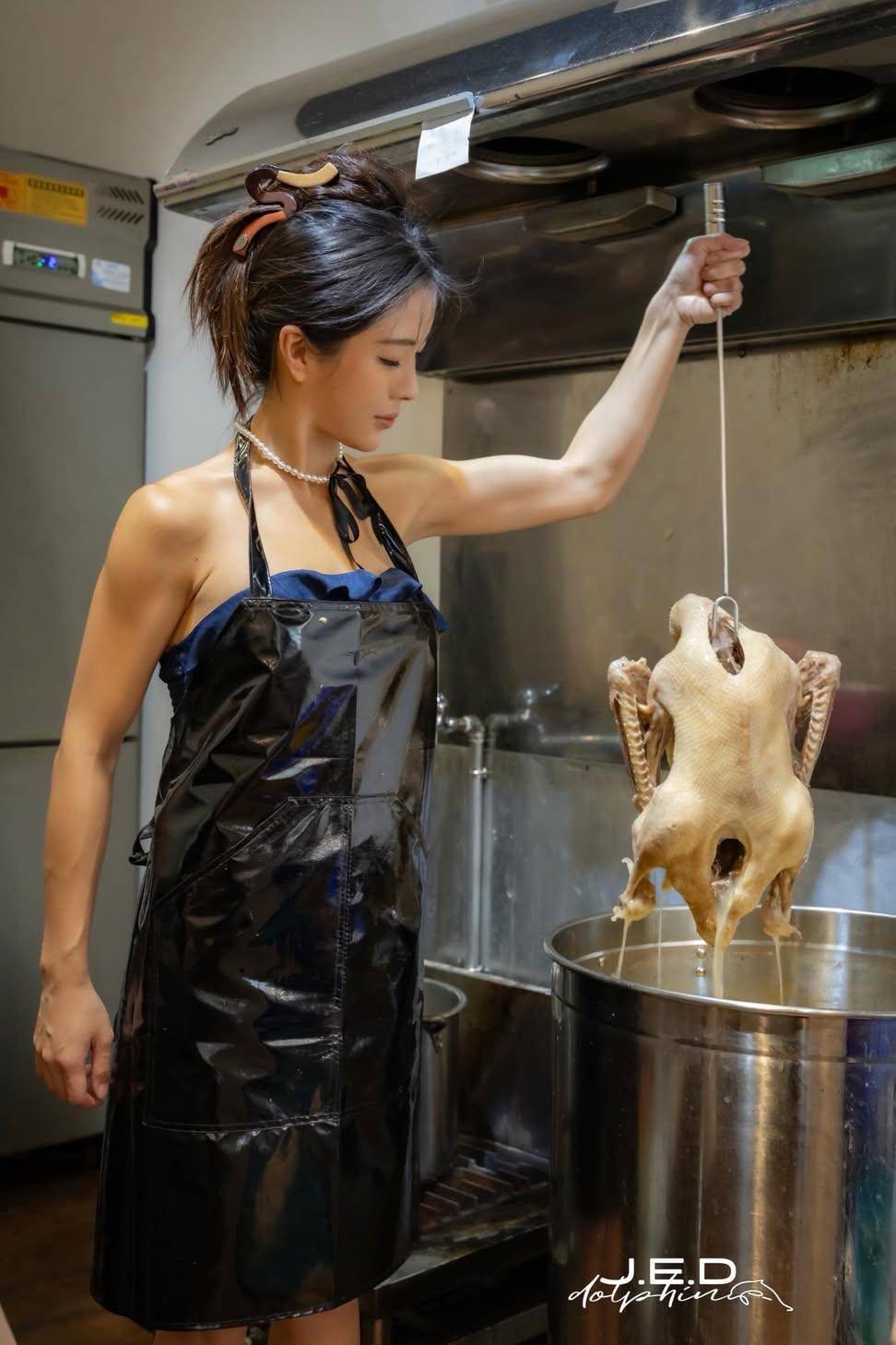 [正妹] 賣鵝肉的老闆娘