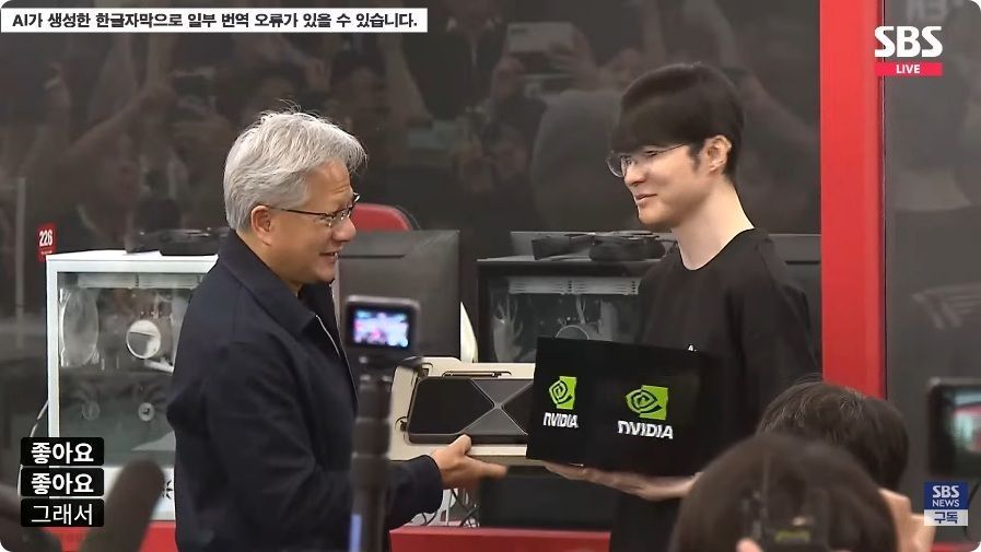[閒聊] 黃仁勳送了老鬼一張5090