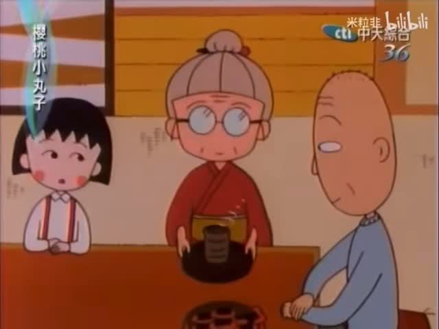 小丸子的幹話原來遺傳自家裡😆
-
奶奶是冷面幹話王
小丸子姊姊是個狠人
媽媽愛逞強但很持家
爸爸廣志那時候就會說「ㄐㄧˋ己騙ㄐㄧˋ己」🤣
爺爺很愛耍憨但很疼小丸子
-
最後小丸子的作文因為太好笑還登上