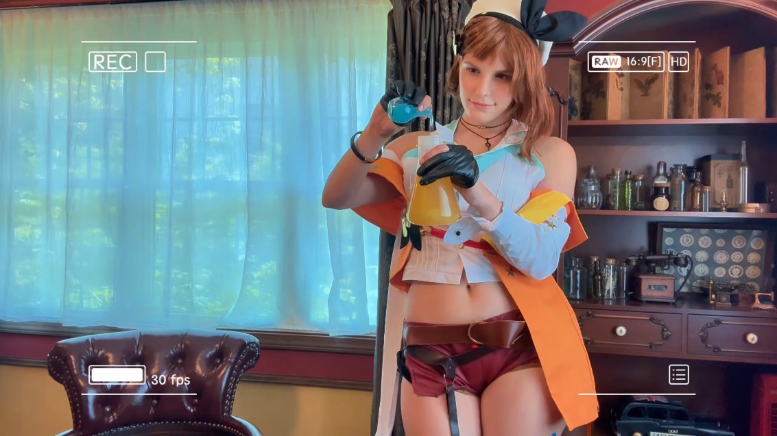 [烏鴉] 烏克蘭coser C108新刊 萊莎的鍊金工房